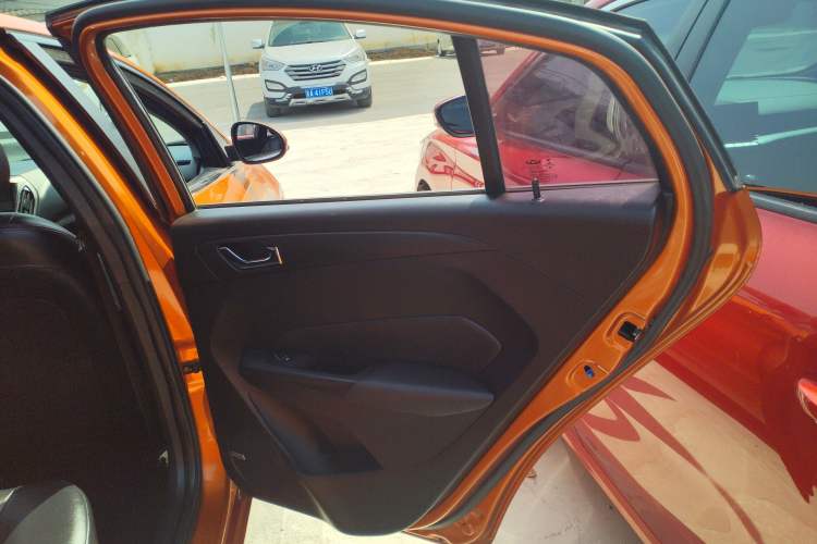 Used Chery Arrizo 5 2016 1.5L CVT Leading Edition Interior 6
