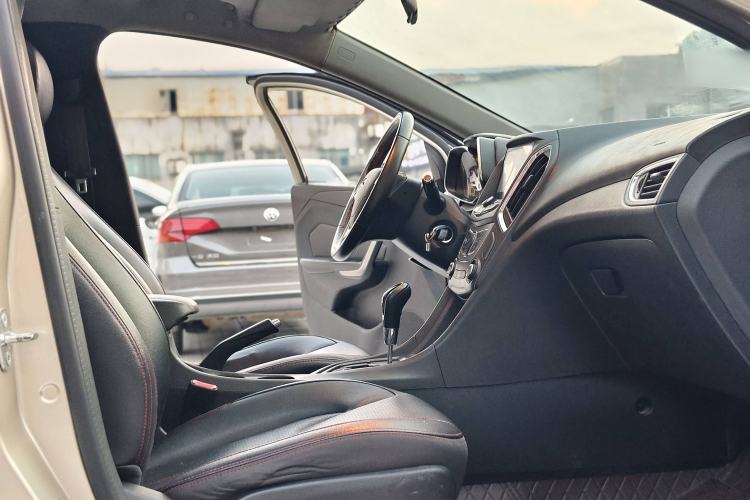 Used Chery Arrizo 5 2016 1.5L CVT Lingrui Edition Interior 8