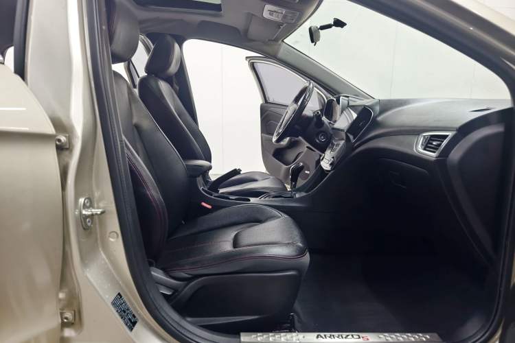 Used Chery Arrizo 5 2016 1.5L CVT Lingrui Edition Interior 8