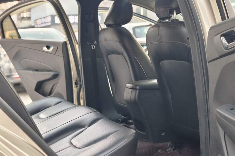 Used Chery Arrizo 5 2016 1.5L CVT Lingrui Edition Interior 9