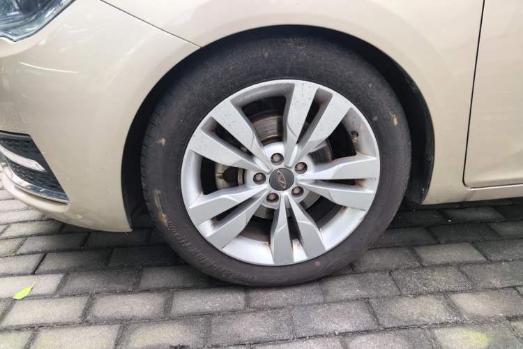 Used Chery Arrizo 5 2016 1.5L CVT Lingrui Edition Left Front Wheel Hub