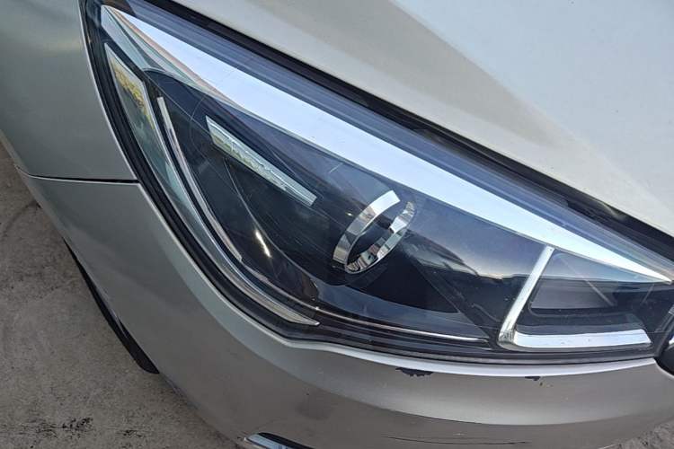 Used Chery Arrizo 5 2016 1.5L CVT Trendsetting Edition Right Front Headlight
