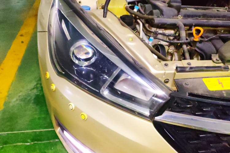 Used Chery Arrizo 5 2016 1.5L CVT Trendsetting Edition Right Front Headlight