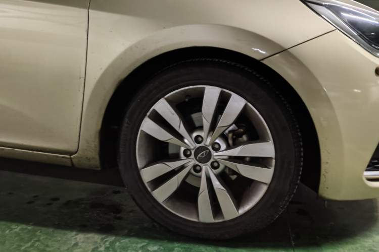 Used Chery Arrizo 5 2016 1.5L CVT Trendsetting Edition Right Front Wheel Hub