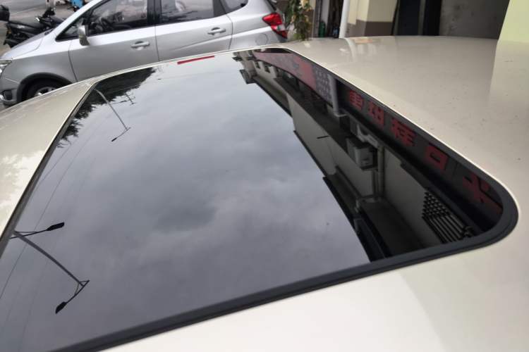 Used Chery Arrizo 5 2016 1.5L CVT Lingrui Edition Roof