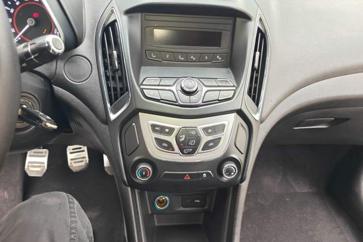 Used Chery Arrizo 5 2017 1.5L Manual Lingchao Edition Audio And AC Panel