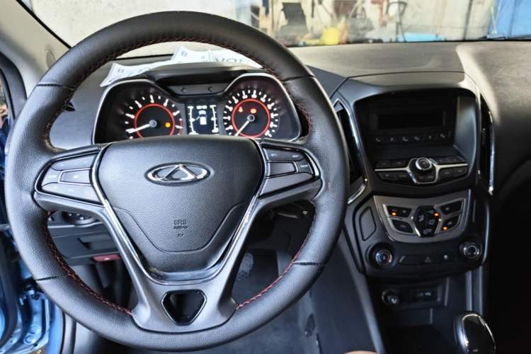 Used Chery Arrizo 5 2017 1.5L CVT Trendsetting Edition Center Console
