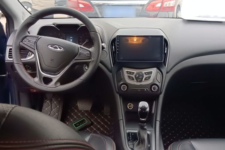 Used Chery Arrizo 5 2017 1.5L CVT Trendsetting Edition Center Console
