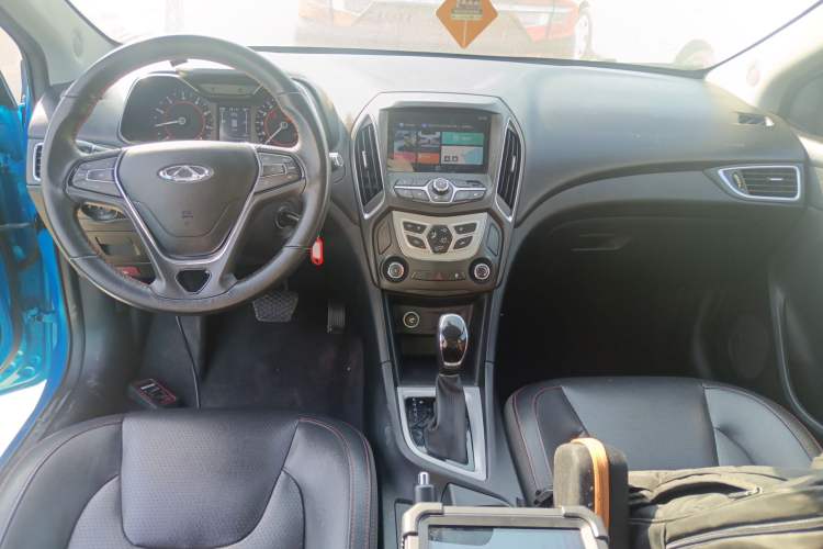 Used Chery Arrizo 5 2017 1.5L CVT Fashion Edition Center Console