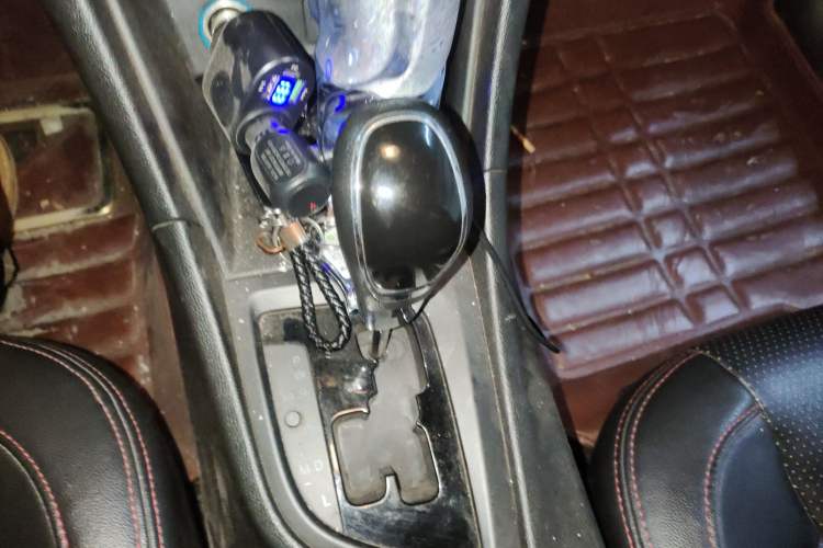 Used Chery Arrizo 5 2017 1.5L CVT Deluxe Edition Gear Lever