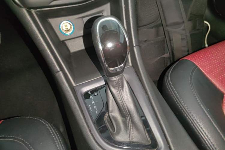Used Chery Arrizo 5 2017 1.5L CVT Luxury Edition Gear Lever