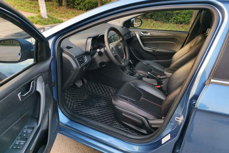 Used Chery Arrizo 5 2017 1.5L CVT Trendsetting Edition Interior 2
