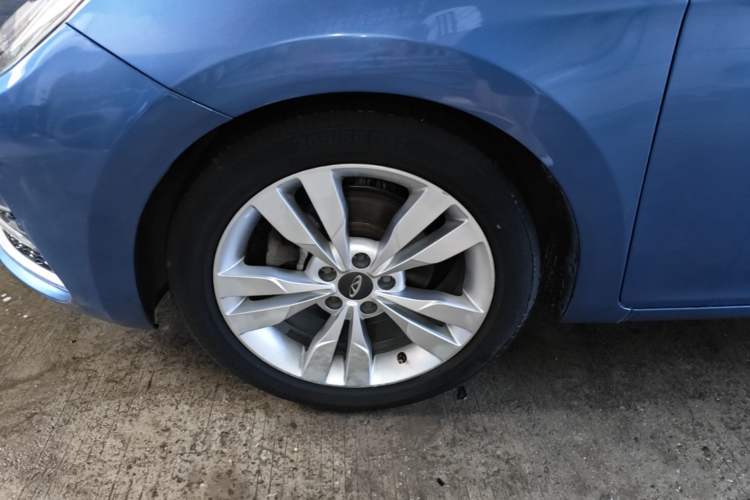 Used Chery Arrizo 5 2017 1.5L CVT Trendsetting Edition Left Front Wheel Hub