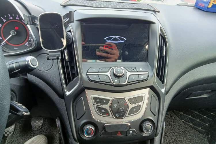 Used Chery Arrizo 5 2017 1.5L Manual Luxury Edition Audio And AC Panel