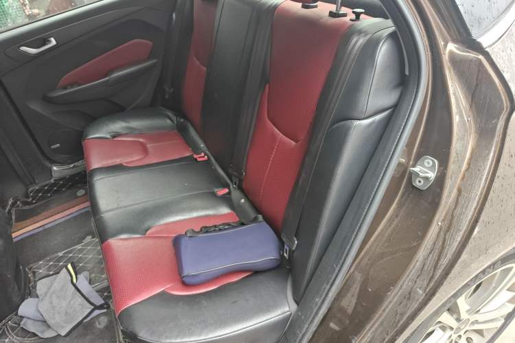 Used Chery Arrizo 5 2017 SPORT 1.5T Manual Luxury Edition Interior 4