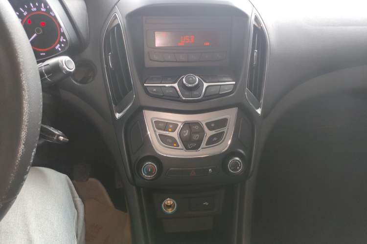 Used Chery Arrizo 5 2017 1.5L Manual Lingchao Edition Audio And AC Panel