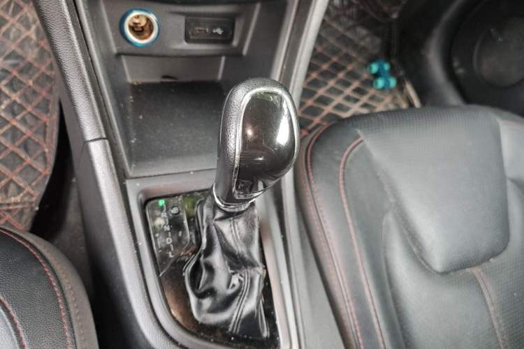 Used Chery Arrizo 5 2017 1.5L CVT Trendsetting Edition Gear Lever