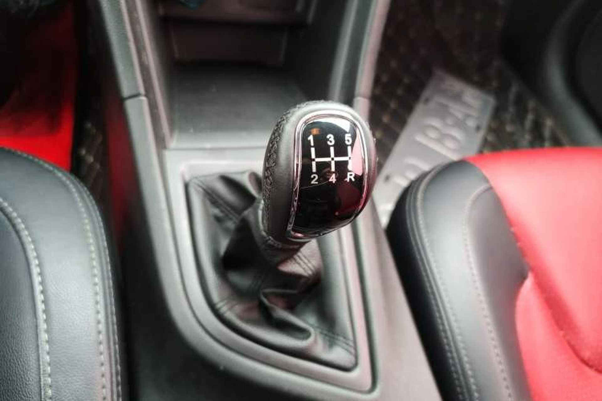Used Chery Arrizo 5 2017 1.5L Manual Fashion Edition Gear Lever