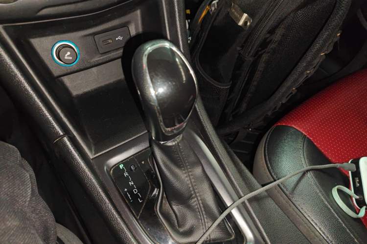 Used Chery Arrizo 5 2017 1.5L CVT Deluxe Edition Gear Lever
