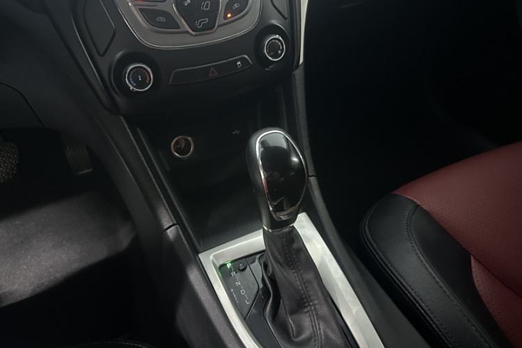 Used Chery Arrizo 5 2017 1.5L CVT Deluxe Edition Interior 3