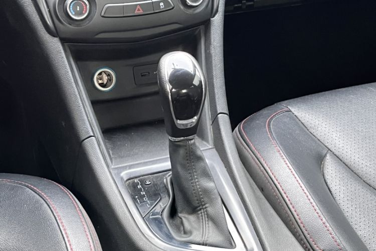 Used Chery Arrizo 5 2017 1.5L CVT Trendsetting Edition Interior 5