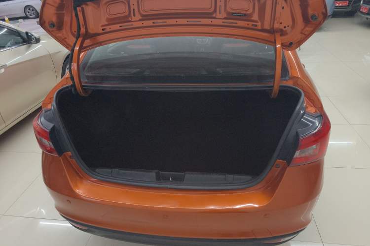 Used Chery Arrizo 5 2017 SPORT 1.5T CVT Luxury Edition Trunk