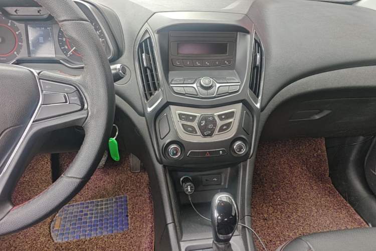 Used Chery Arrizo 5 2017 1.5L CVT Trendsetting Edition Audio And AC Panel