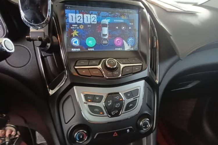 Used Chery Arrizo 5 2017 1.5L CVT Trendsetting Edition Audio And AC Panel