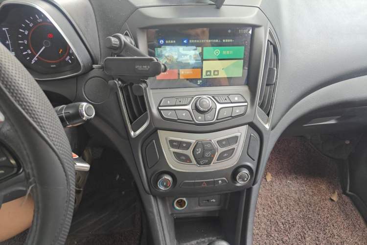 Used Chery Arrizo 5 2017 SPORT 1.5T CVT Luxury Edition Audio And AC Panel