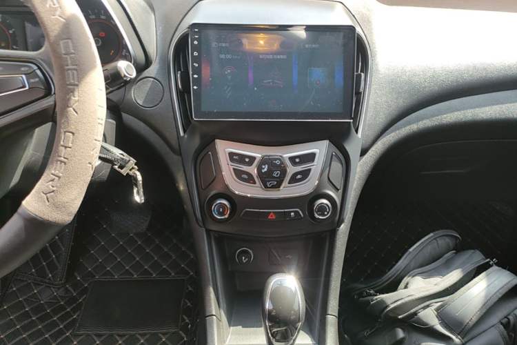 Used Chery Arrizo 5 2017 1.5L CVT Trendsetting Edition Audio And AC Panel