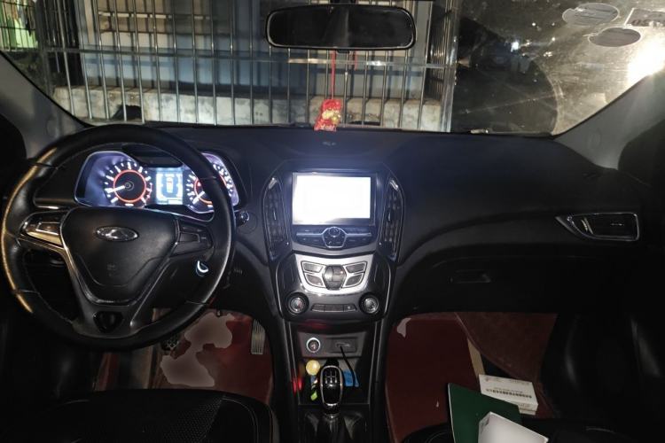 Used Chery Arrizo 5 2017 1.5L Manual Elite Edition Center Console