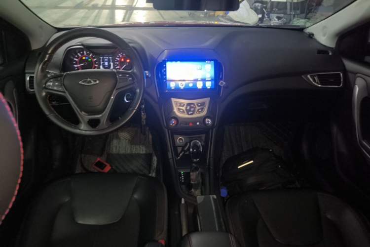 Used Chery Arrizo 5 2017 1.5L CVT Trendsetting Edition Center Console