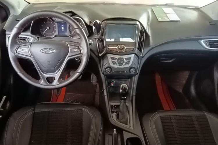 Used Chery Arrizo 5 2017 1.5L CVT Trendsetting Edition Center Console