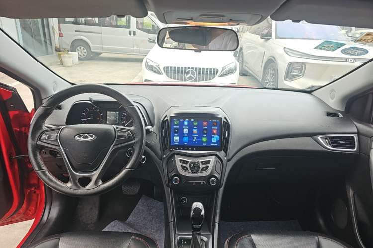 Used Chery Arrizo 5 2017 1.5L CVT Trendsetting Edition Center Console