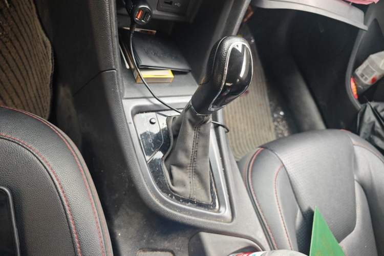 Used Chery Arrizo 5 2017 1.5L CVT Trendsetting Edition Gear Lever