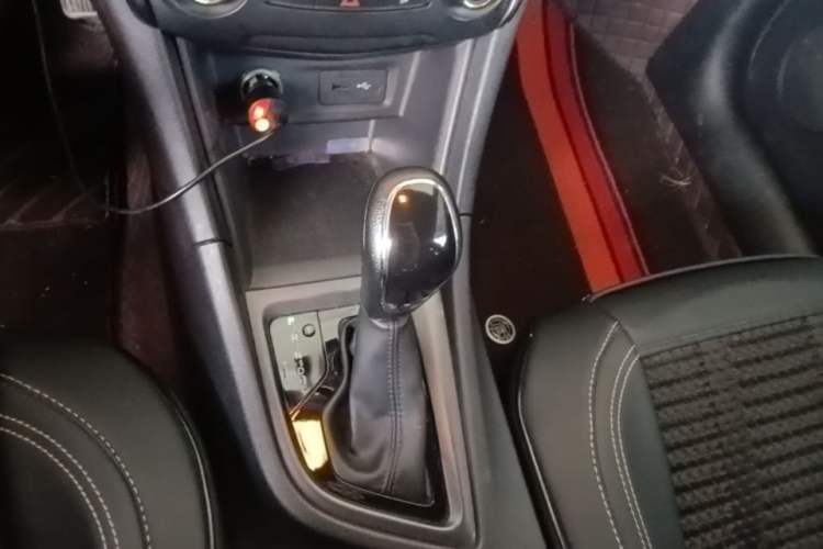 Used Chery Arrizo 5 2017 1.5L CVT Trendsetting Edition Gear Lever