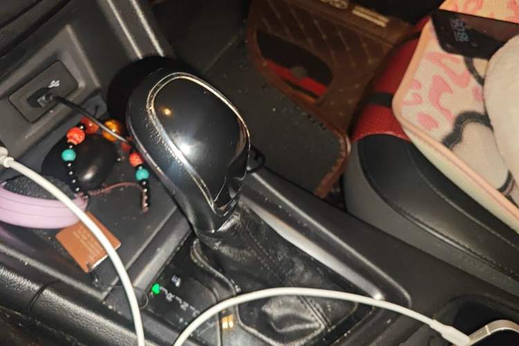 Used Chery Arrizo 5 2017 1.5L CVT Luxury Edition Gear Lever