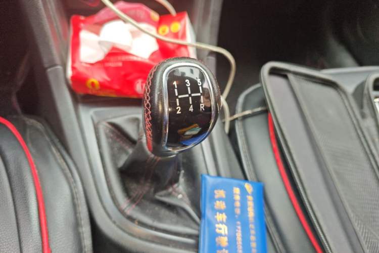 Used Chery Arrizo 5 2017 SPORT 1.5T Manual Luxury Edition Gear Lever
