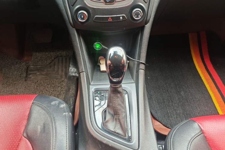 Used Chery Arrizo 5 2017 1.5L CVT Deluxe Edition Gear Lever