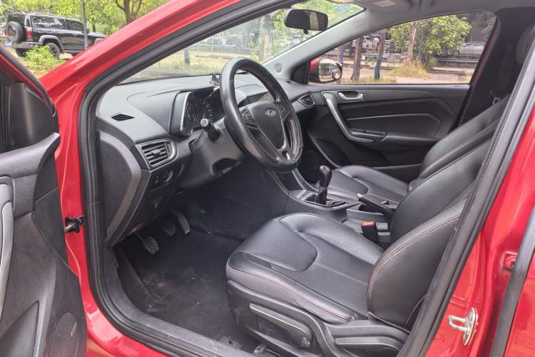 Used Chery Arrizo 5 2017 1.5L Manual Lingchao Edition Interior 3