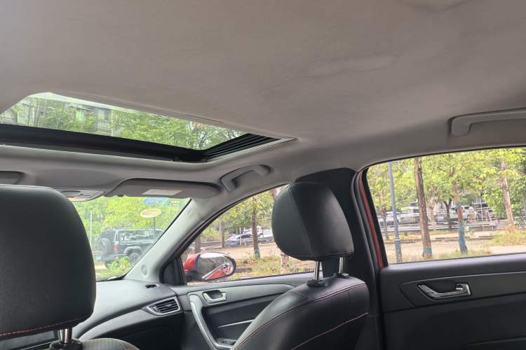Used Chery Arrizo 5 2017 1.5L Manual Lingchao Edition Interior 5