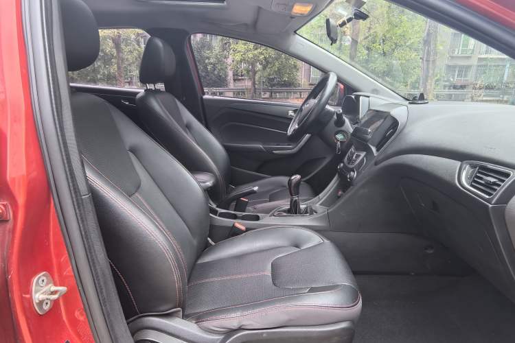 Used Chery Arrizo 5 2017 1.5L Manual Lingchao Edition Interior 8