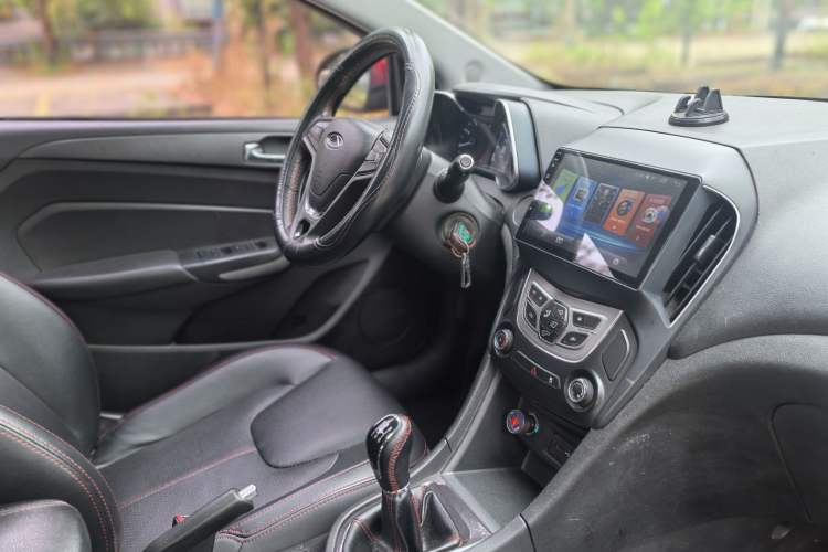 Used Chery Arrizo 5 2017 1.5L Manual Lingchao Edition Interior 9