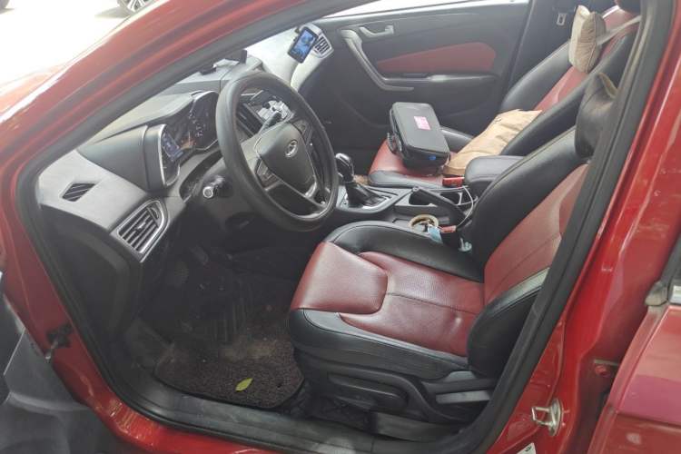 Used Chery Arrizo 5 2017 SPORT 1.5T CVT Luxury Edition Left Front Seat