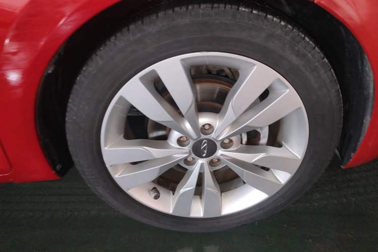 Used Chery Arrizo 5 2017 1.5L CVT Trendsetting Edition Right Front Wheel Hub