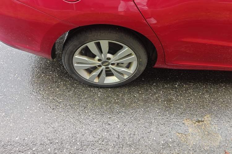 Used Chery Arrizo 5 2017 1.5L CVT Trendsetting Edition Right Rear Wheel Hub