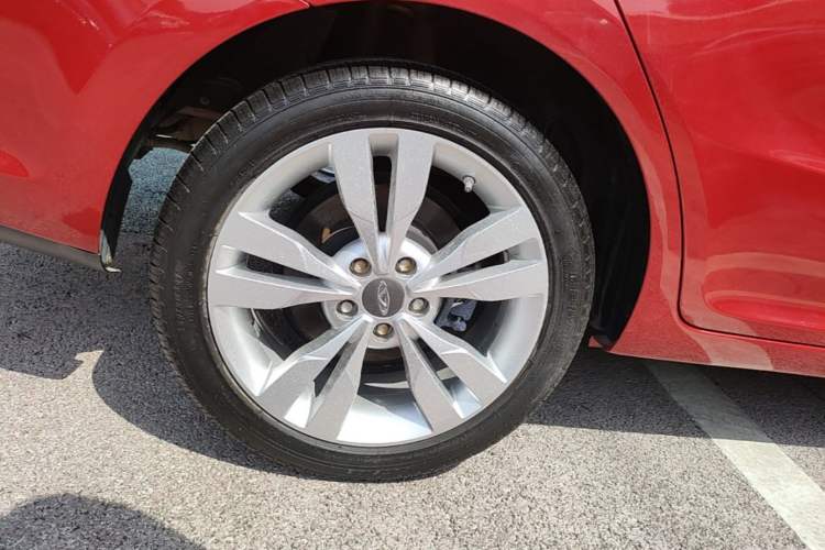 Used Chery Arrizo 5 2017 1.5L CVT Trendsetting Edition Right Rear Wheel Hub