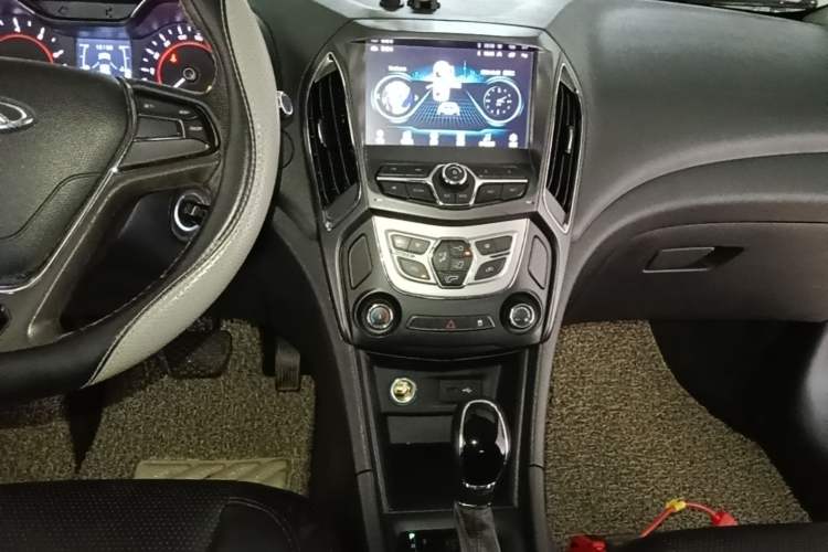 Used Chery Arrizo 5 2017 1.5L CVT Fashion Edition Audio And AC Panel