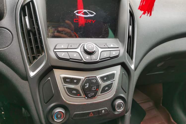 Used Chery Arrizo 5 2017 SPORT 1.5T Manual Fashion Edition Audio And AC Panel