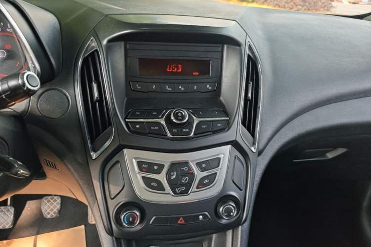 Used Chery Arrizo 5 2017 1.5L Manual Lingchao Edition Audio And AC Panel
